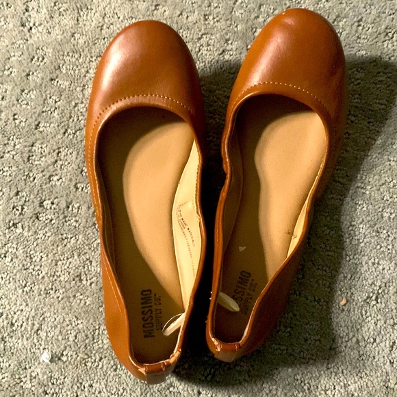 I am selling these ballerina shoes. They have been worn a couple of times - Picture 1 of 3